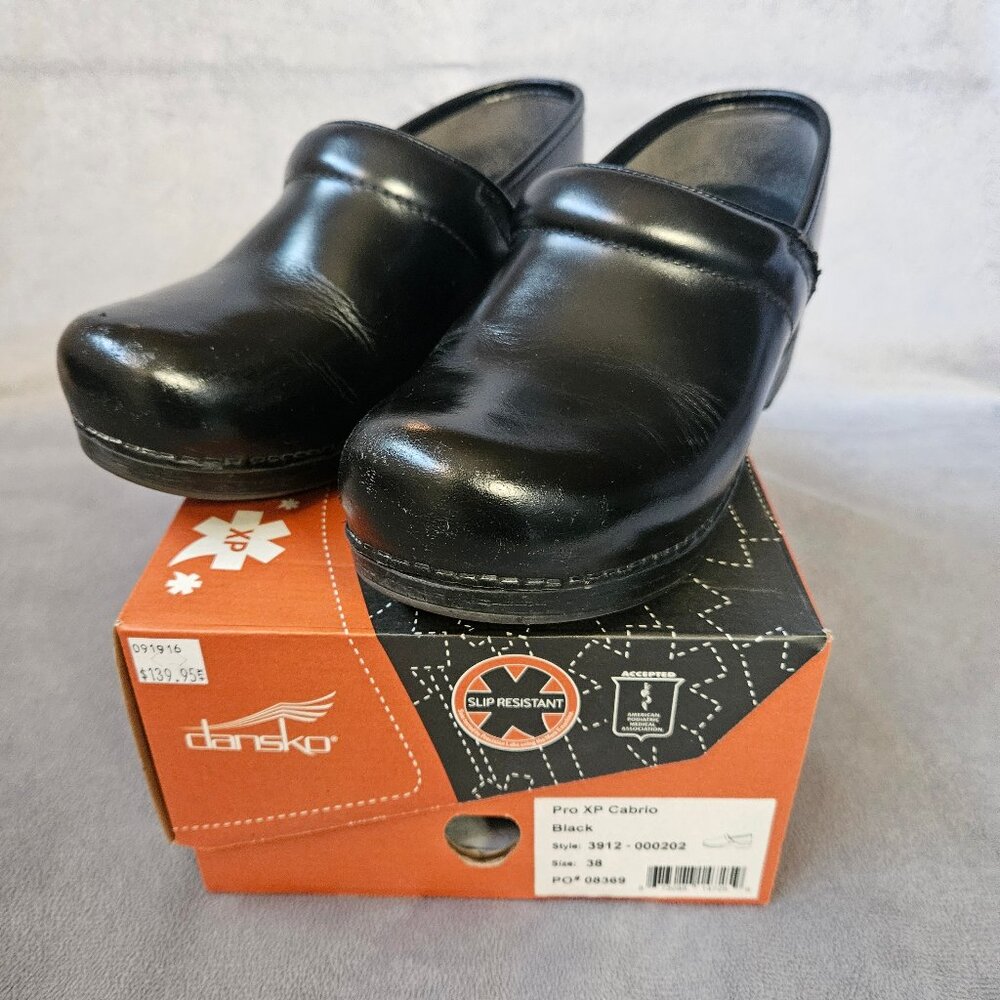 Dansko Pro XP Cabrio Black Leather Clogs, Women's 38 Comfort Shoes, original box